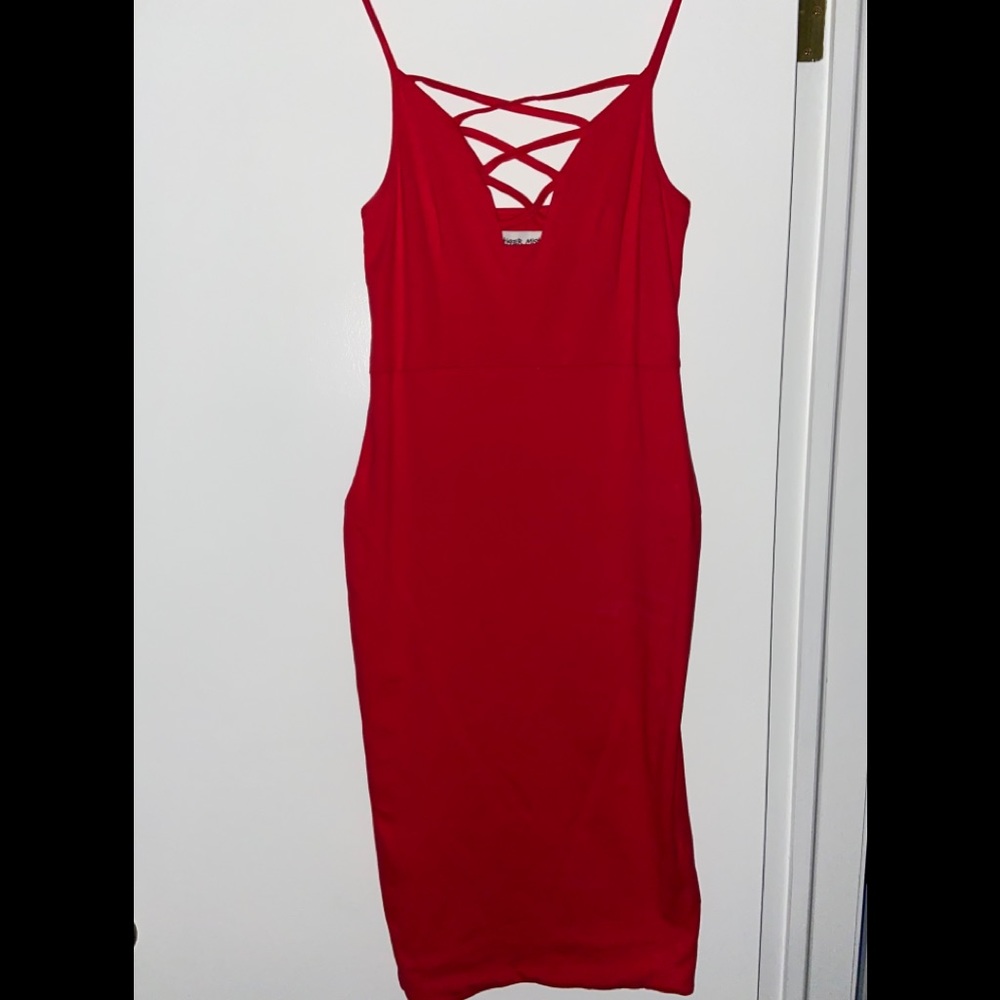 Dress in red 👗!